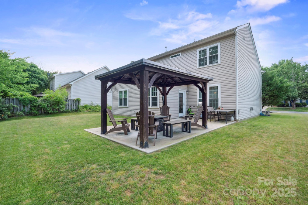 16337 Greybriar Forest Ln Charlotte, NC 28278