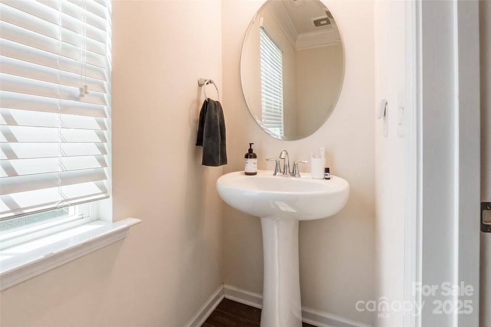 7711 Kelburn Ln Charlotte, NC 28273