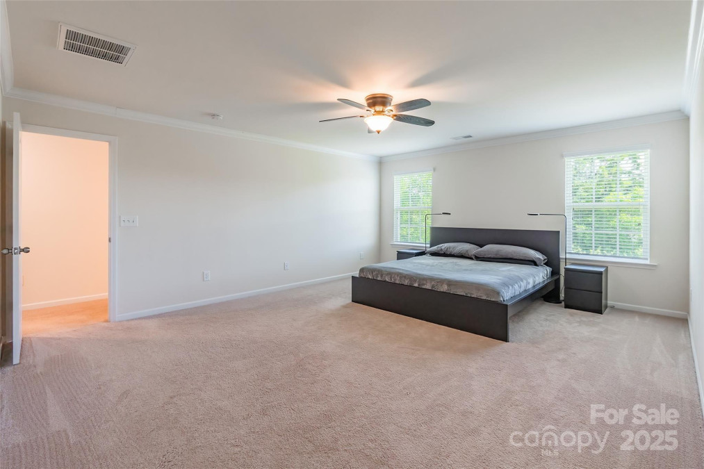 7711 Kelburn Ln Charlotte, NC 28273