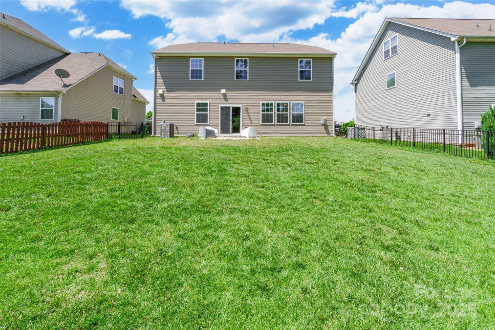 7711 Kelburn Ln Charlotte, NC 28273