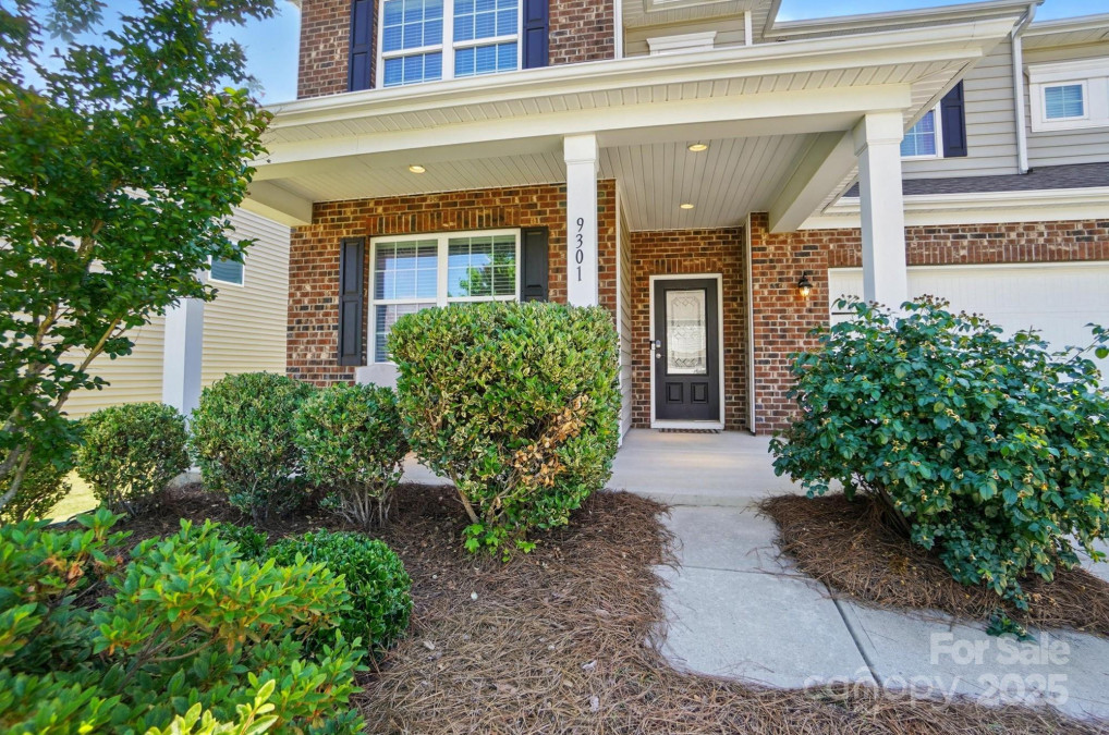 9301 Swimming Dr Harrisburg, NC 28075