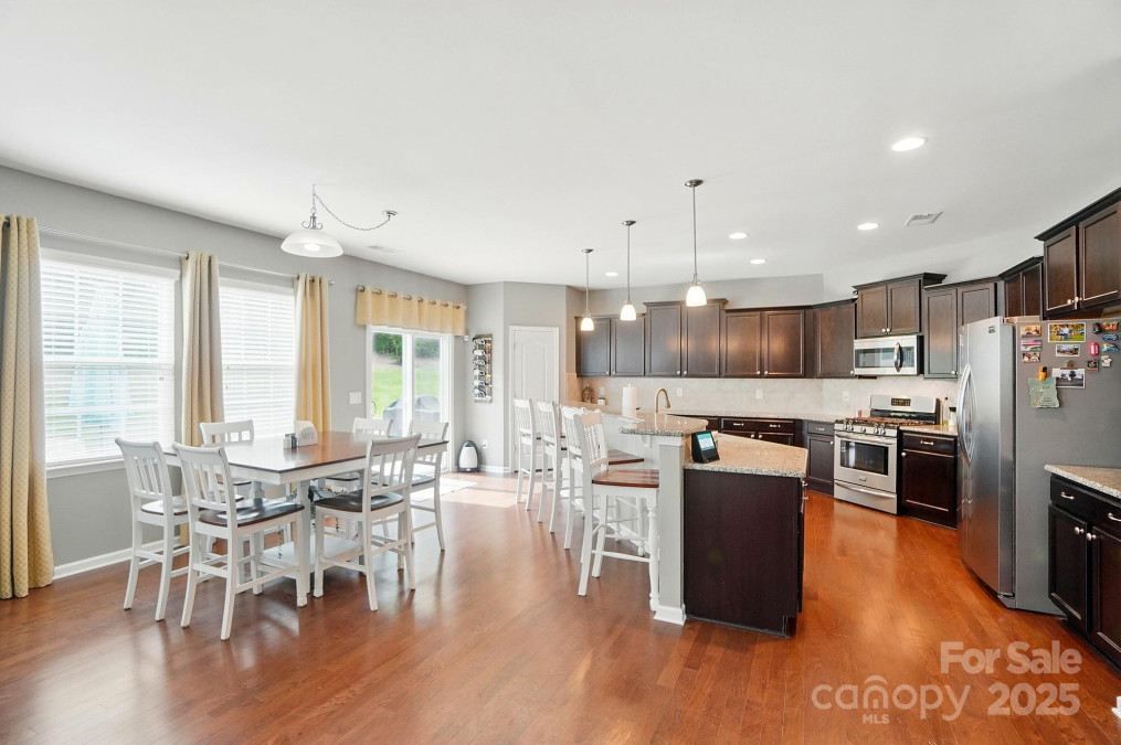 9301 Swimming Dr Harrisburg, NC 28075