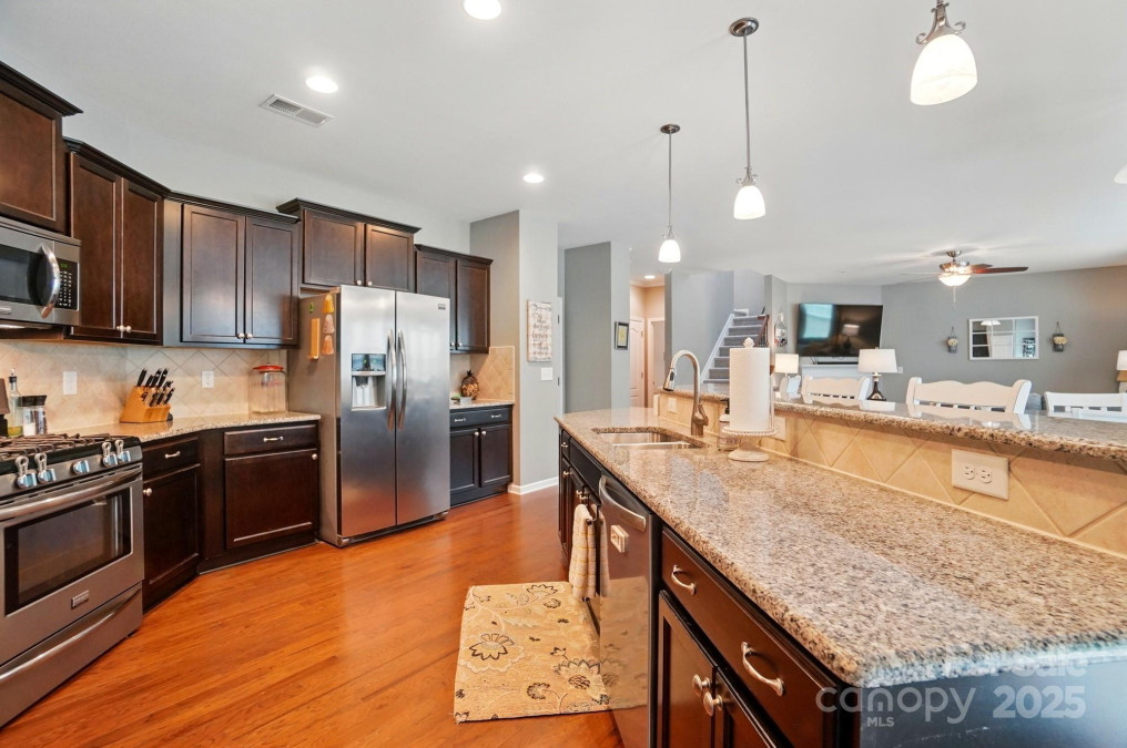 9301 Swimming Dr Harrisburg, NC 28075