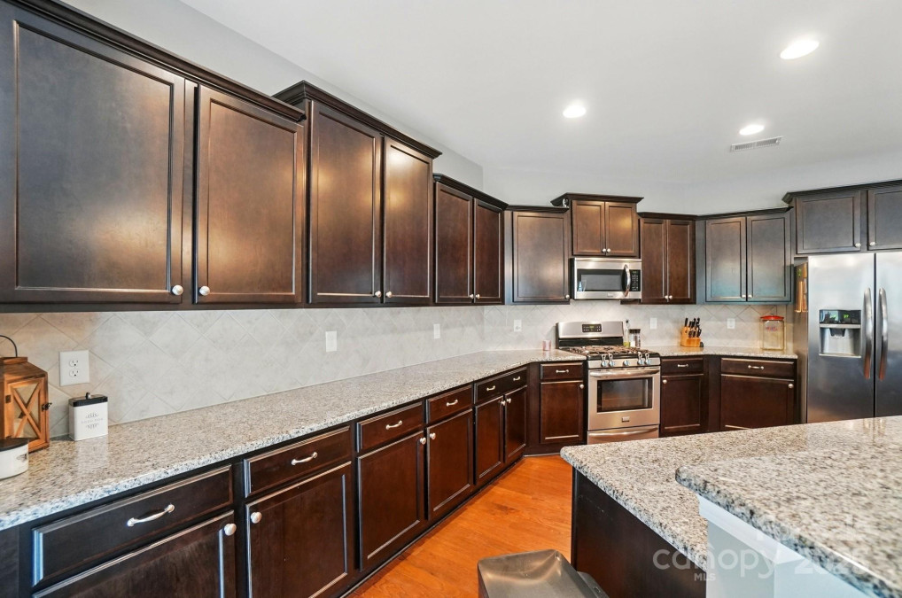 9301 Swimming Dr Harrisburg, NC 28075