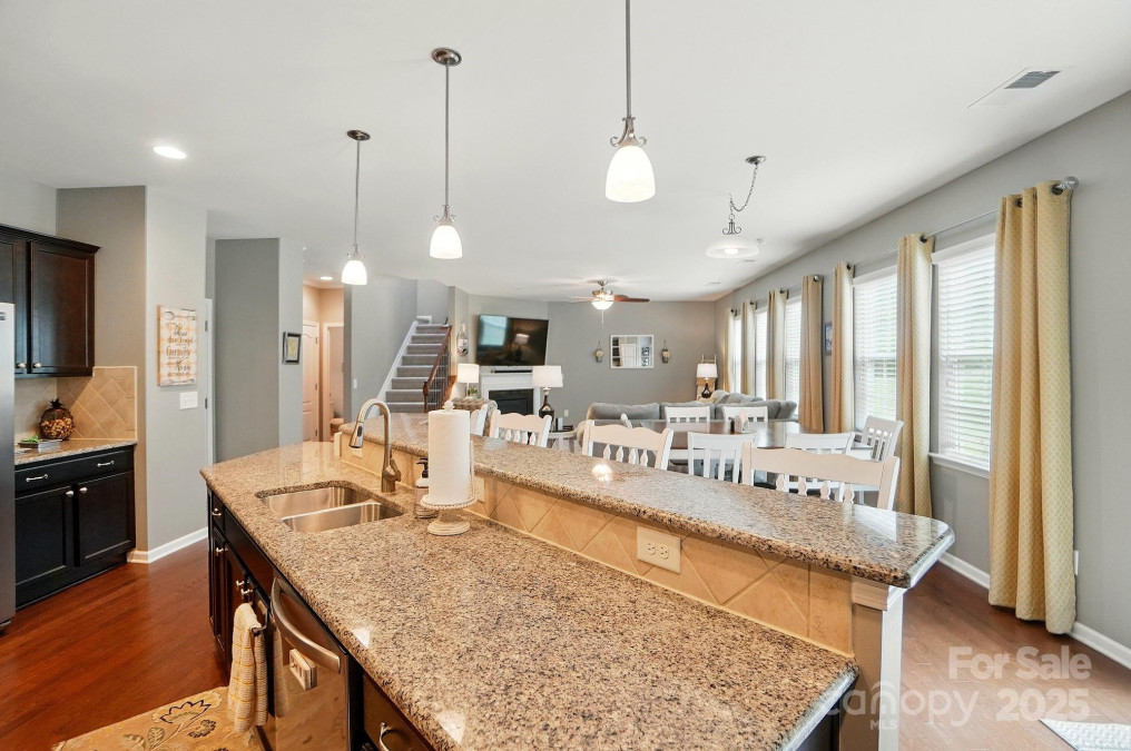 9301 Swimming Dr Harrisburg, NC 28075
