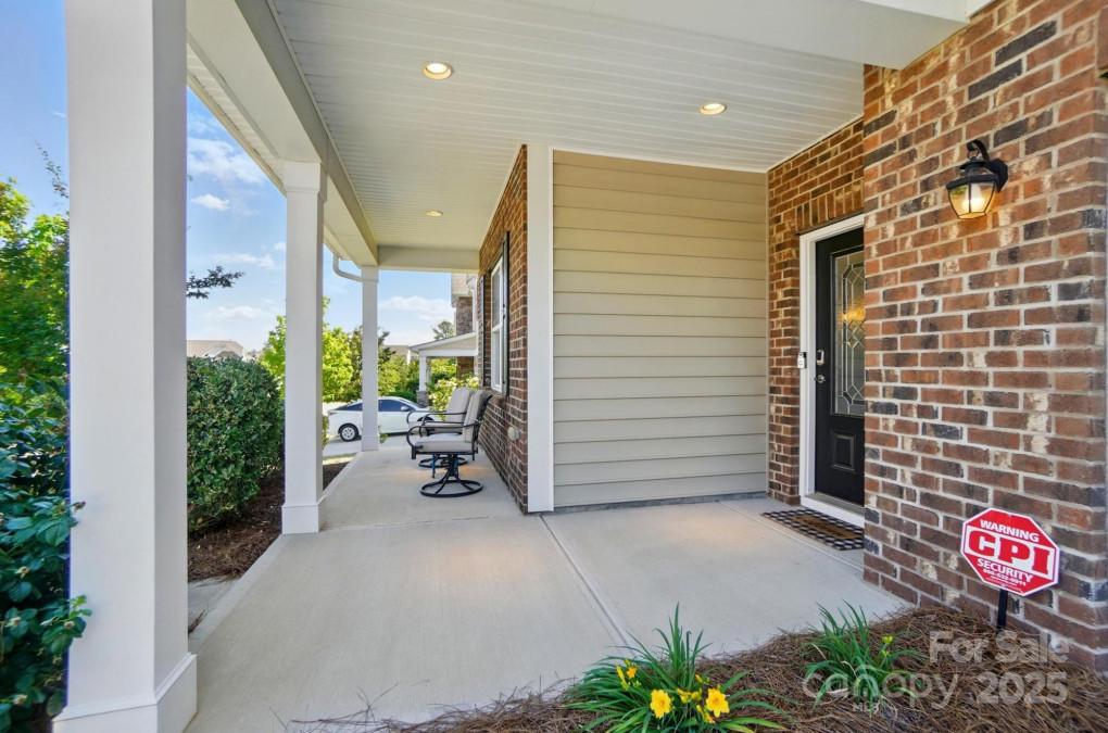 9301 Swimming Dr Harrisburg, NC 28075