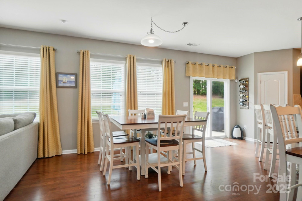 9301 Swimming Dr Harrisburg, NC 28075