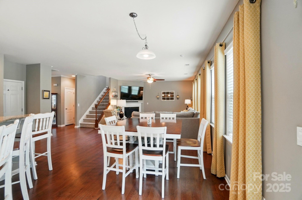 9301 Swimming Dr Harrisburg, NC 28075