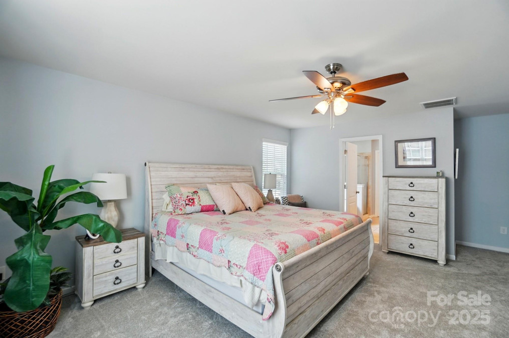 9301 Swimming Dr Harrisburg, NC 28075