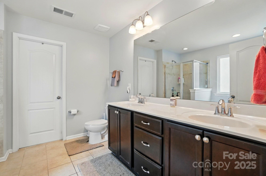 9301 Swimming Dr Harrisburg, NC 28075