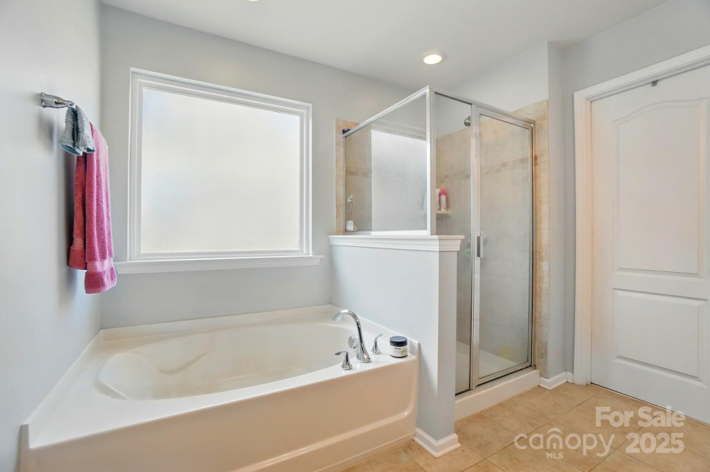 9301 Swimming Dr Harrisburg, NC 28075