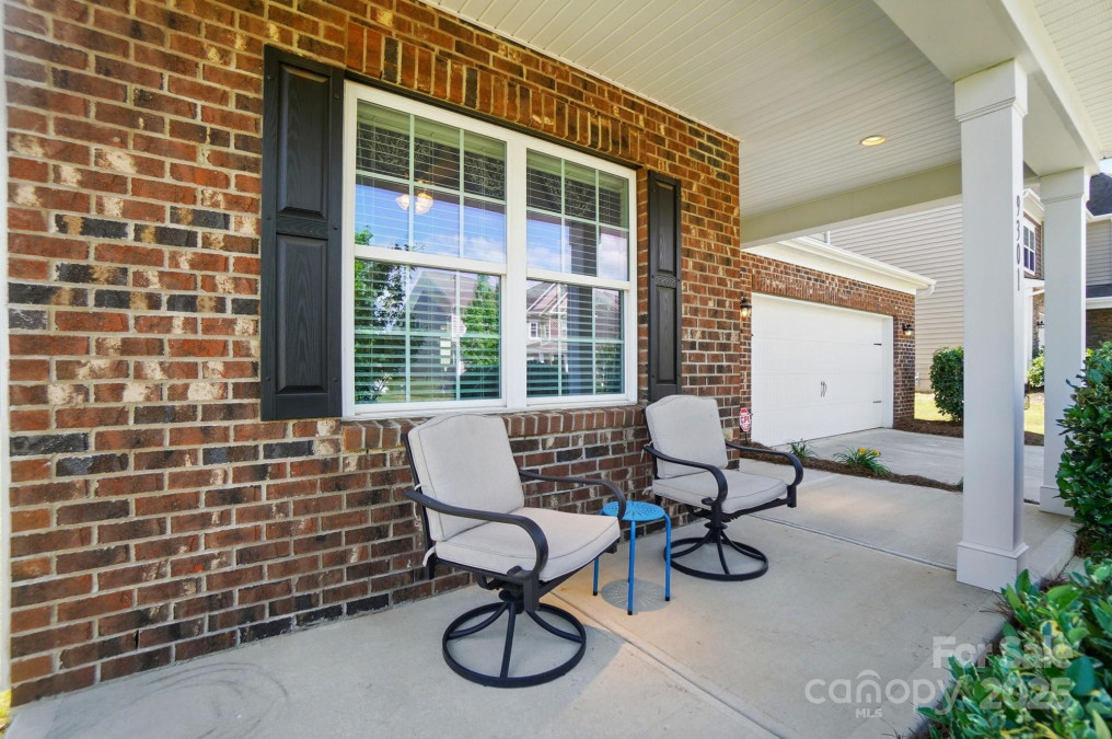 9301 Swimming Dr Harrisburg, NC 28075
