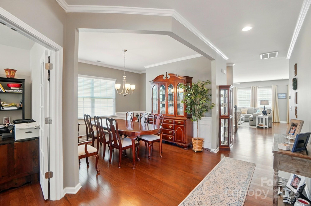 9301 Swimming Dr Harrisburg, NC 28075