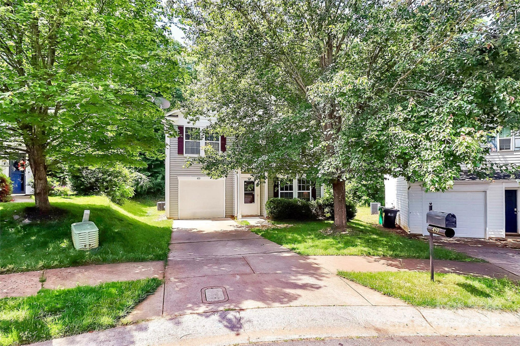 459 Presidents Ct Charlotte, NC 28217