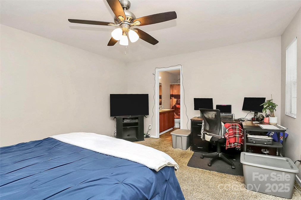 459 Presidents Ct Charlotte, NC 28217