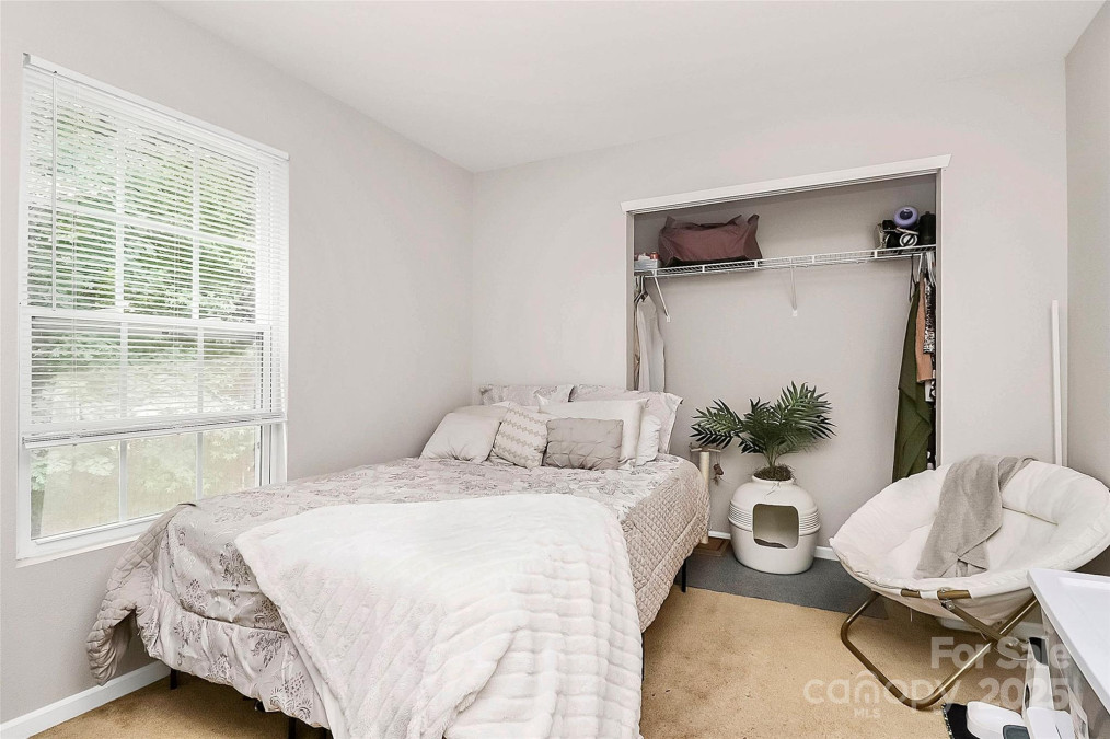 459 Presidents Ct Charlotte, NC 28217
