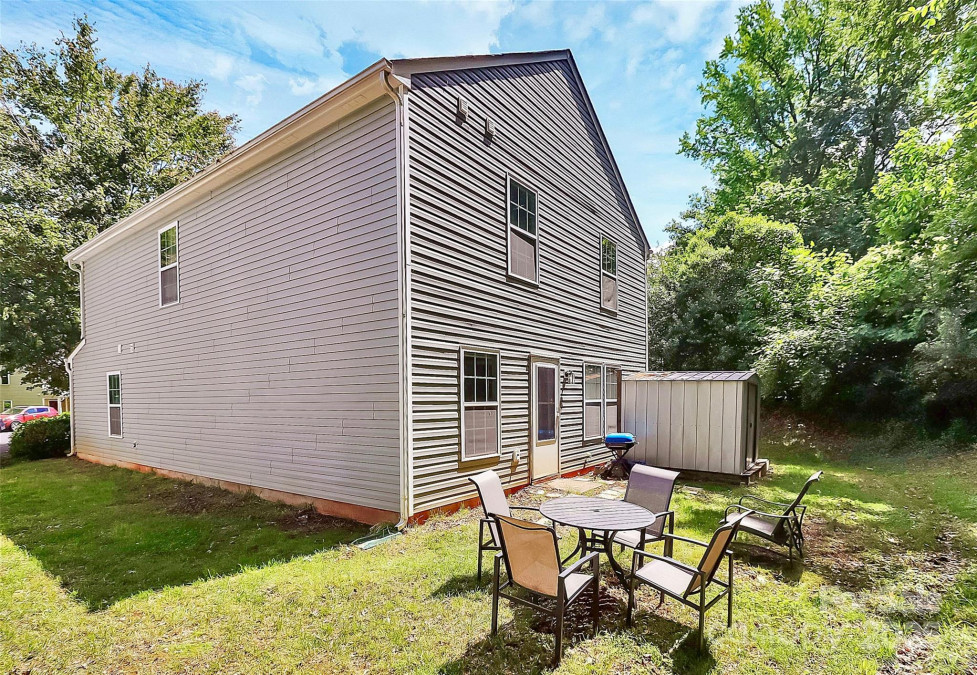 459 Presidents Ct Charlotte, NC 28217