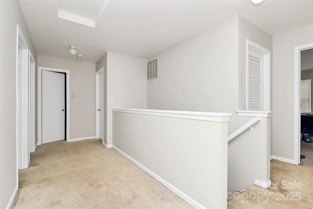 459 Presidents Ct Charlotte, NC 28217