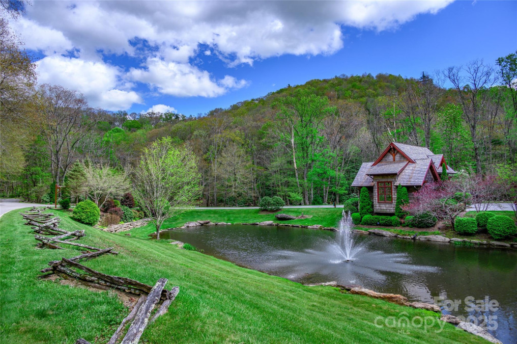 139 Beaver Lodge Trl Blowing Rock, NC 28605