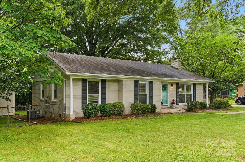 1700 Emerywood Dr Charlotte, NC 28210