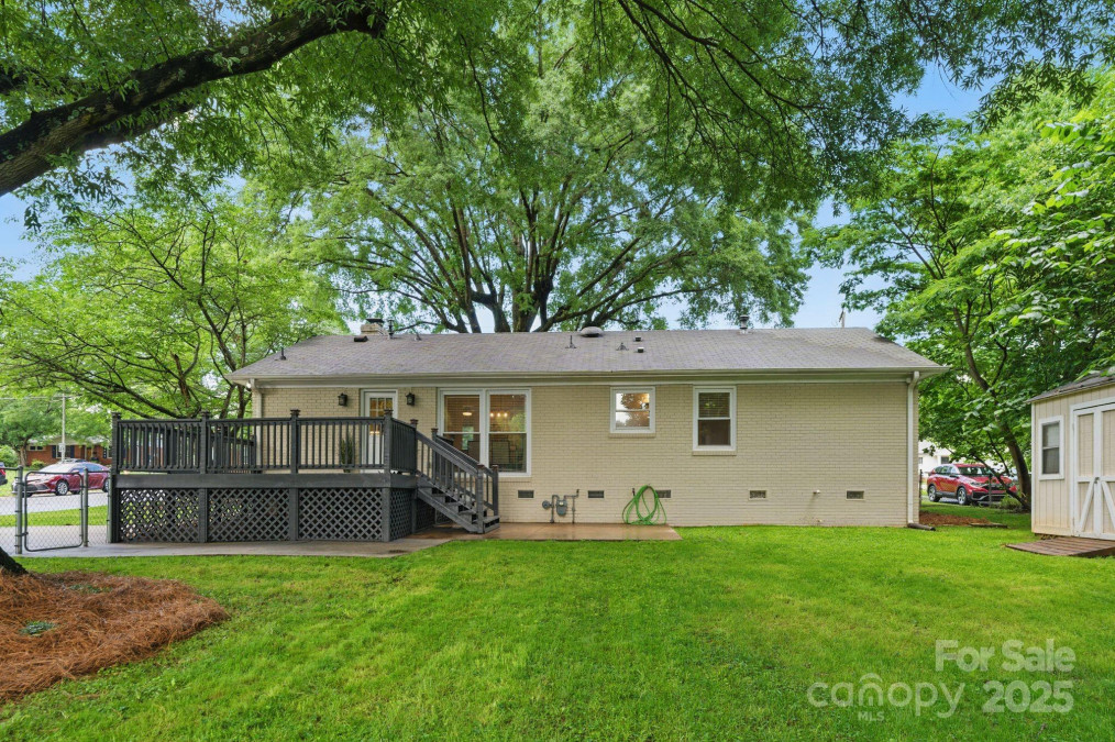 1700 Emerywood Dr Charlotte, NC 28210