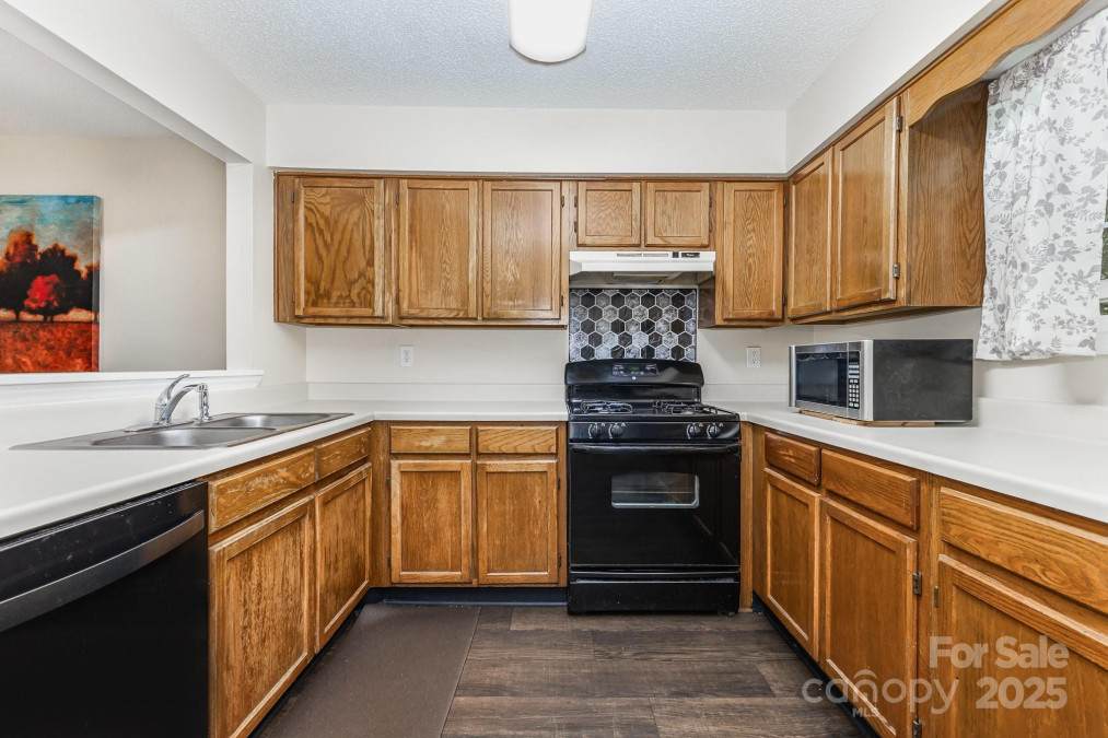 6011 Treetop Ct Charlotte, NC 28212