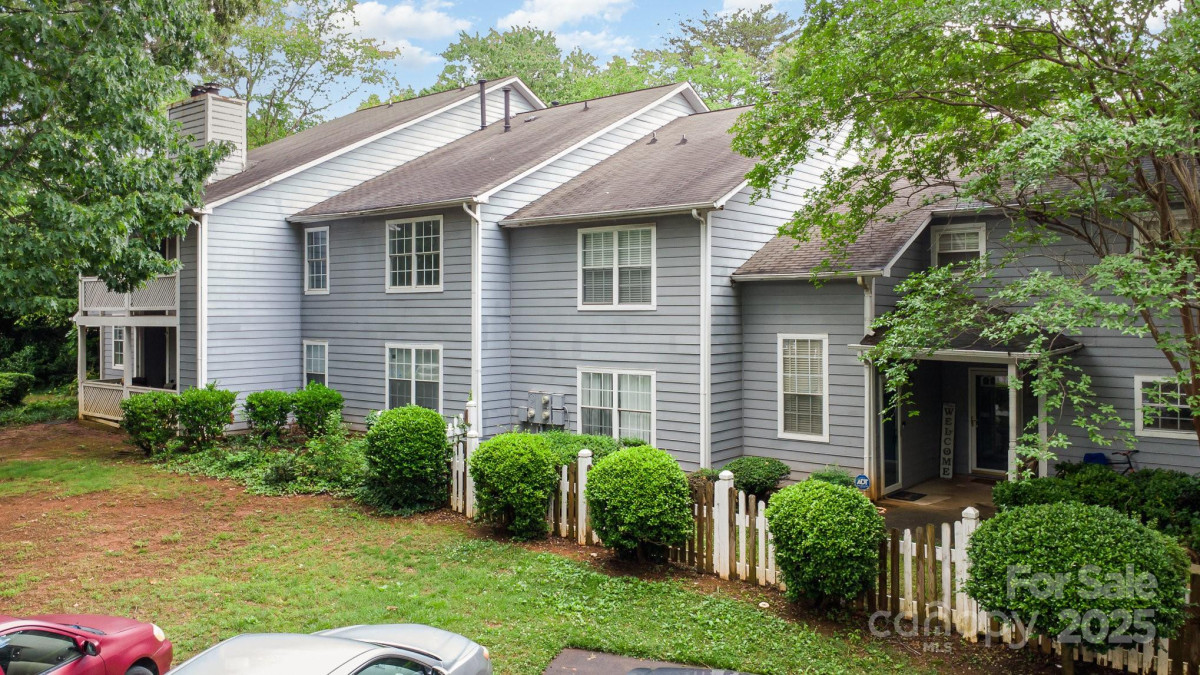 6011 Treetop Ct Charlotte, NC 28212