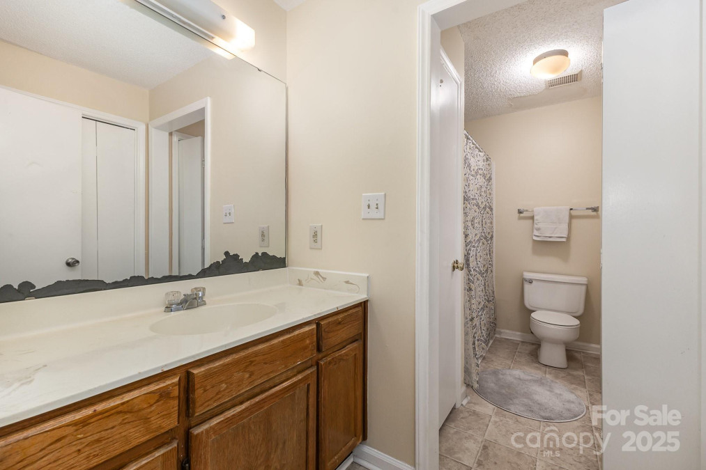 6011 Treetop Ct Charlotte, NC 28212