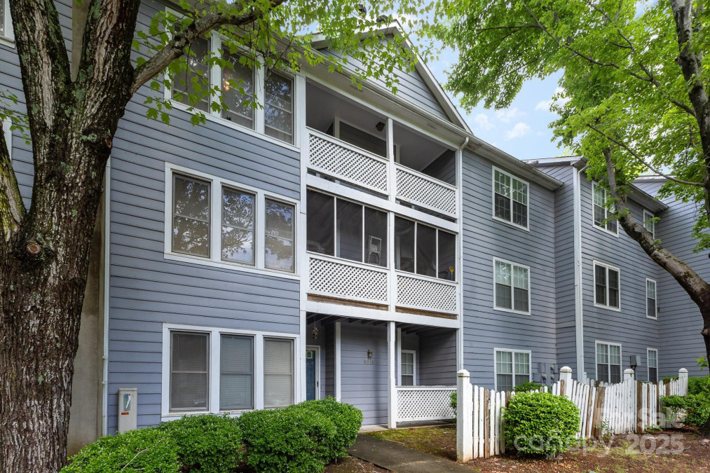 6011 Treetop Ct Charlotte, NC 28212