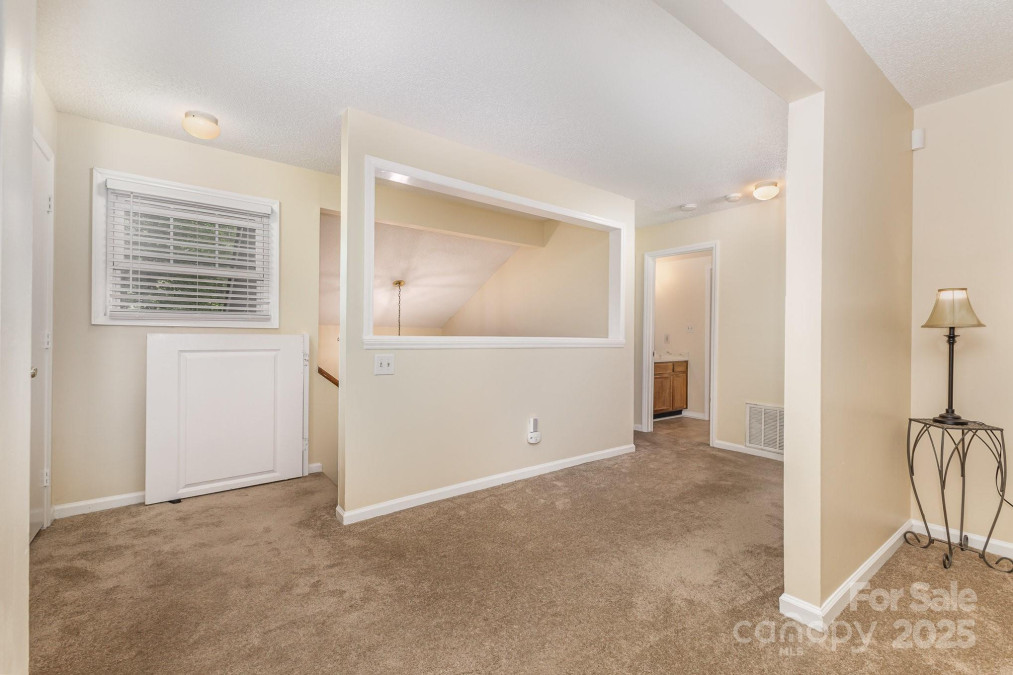 6011 Treetop Ct Charlotte, NC 28212