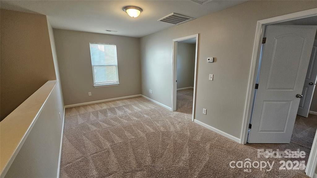 5823 Natick Dr Charlotte, NC 28214