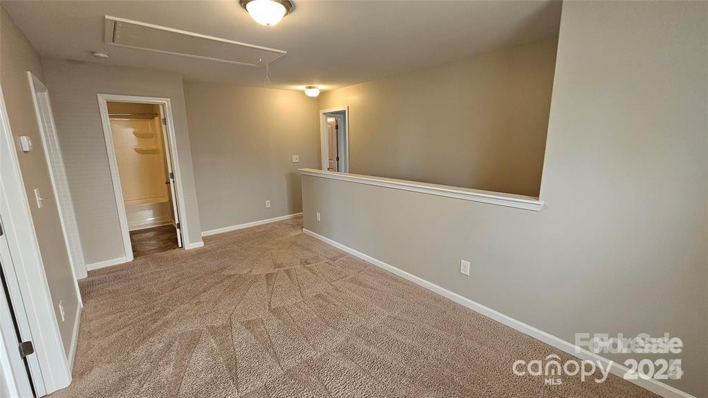 5823 Natick Dr Charlotte, NC 28214