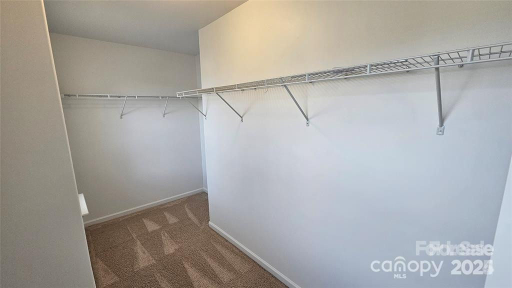 5823 Natick Dr Charlotte, NC 28214