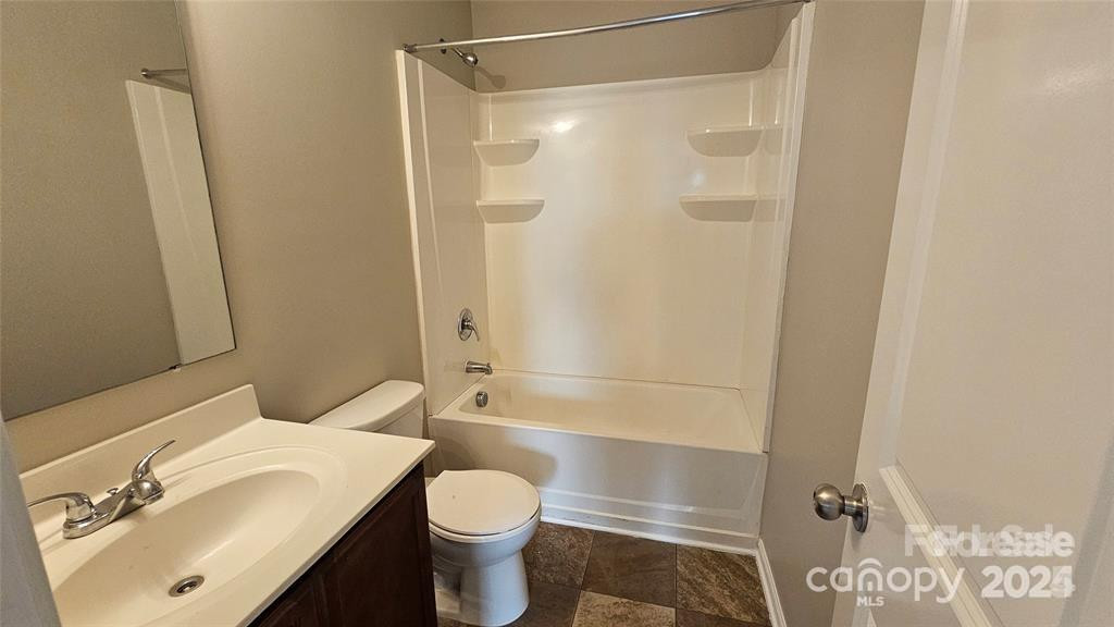 5823 Natick Dr Charlotte, NC 28214
