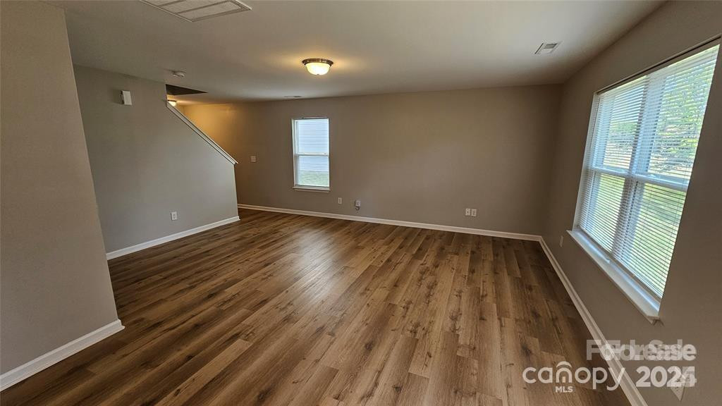 5823 Natick Dr Charlotte, NC 28214