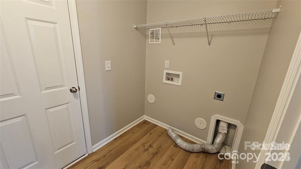 5823 Natick Dr Charlotte, NC 28214