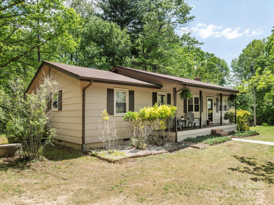 12 Thumper Ln Arden, NC 28704