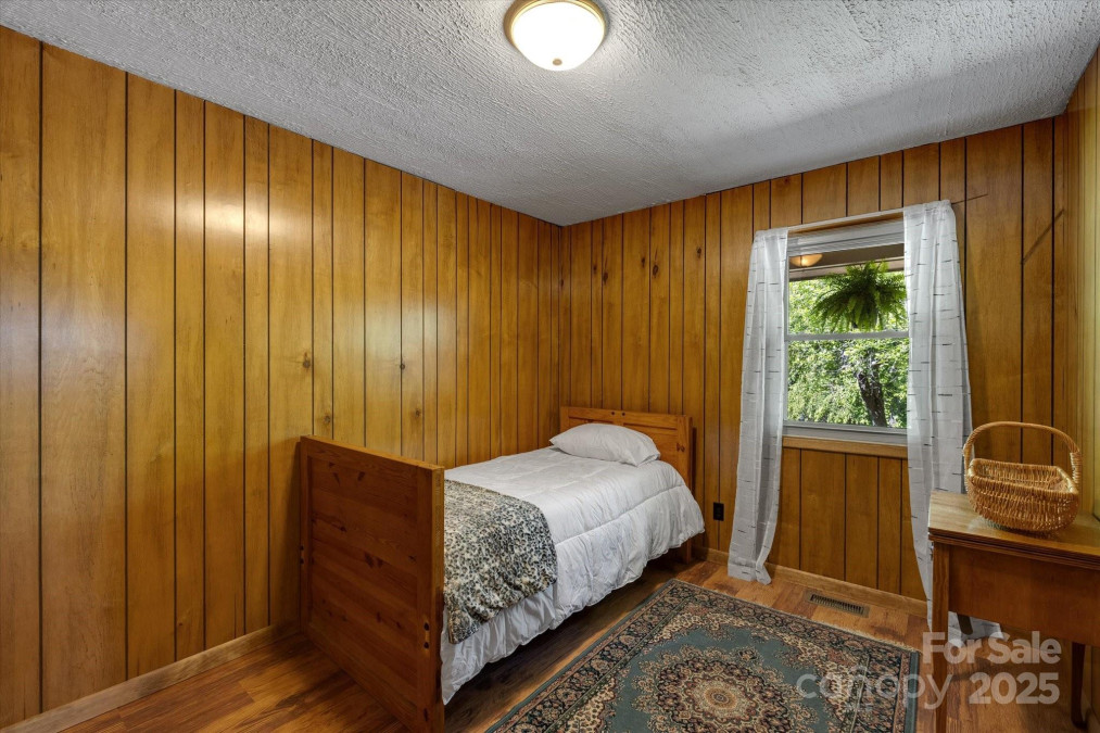 12 Thumper Ln Arden, NC 28704