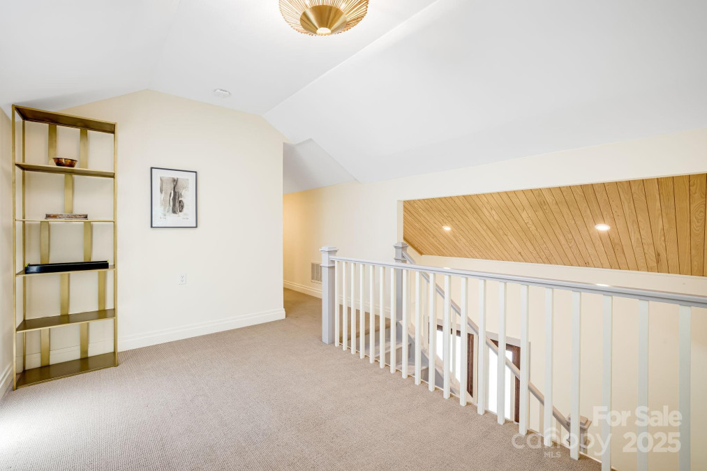 17 Beaverdam Ct Asheville, NC 28804
