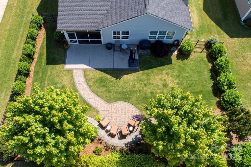 713 Blue Violet Ln Belmont, NC 28012