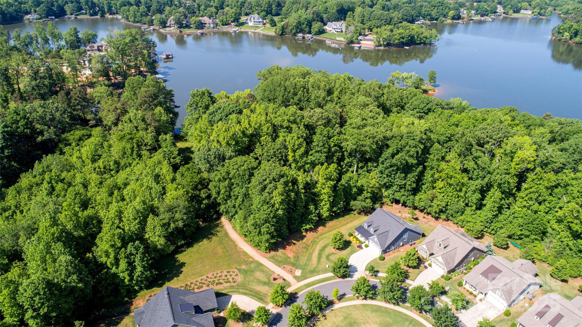 713 Blue Violet Ln Belmont, NC 28012