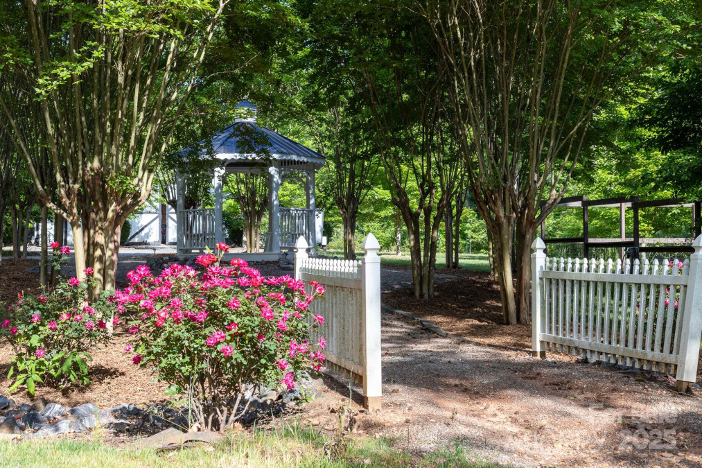 707 Saint Cloud Dr Statesville, NC 28625