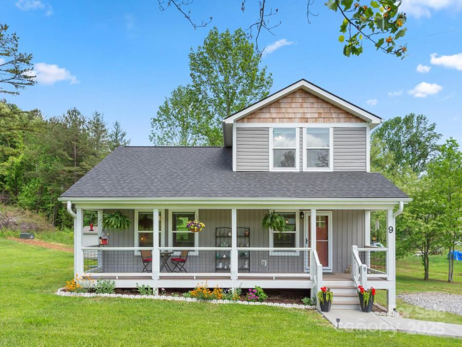 9 Ruff Rd Leicester, NC 28748