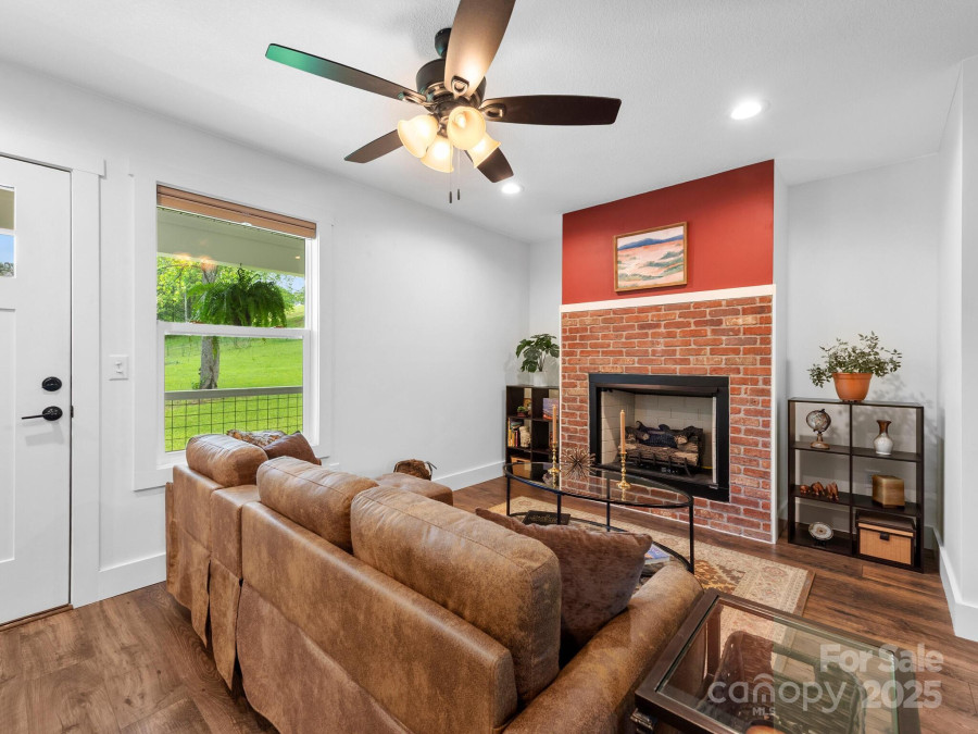 9 Ruff Rd Leicester, NC 28748