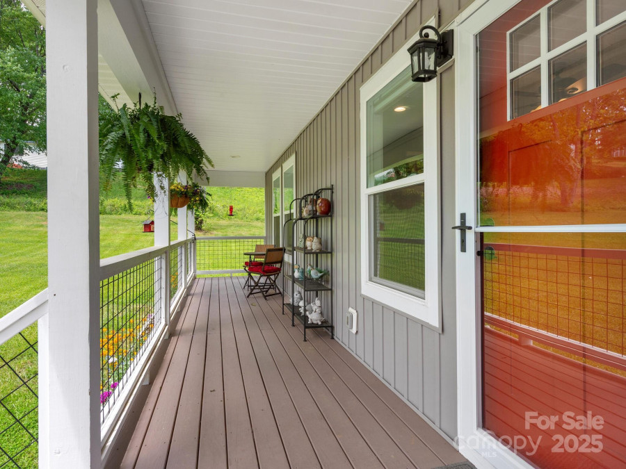 9 Ruff Rd Leicester, NC 28748