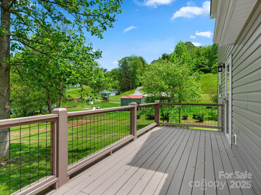 9 Ruff Rd Leicester, NC 28748