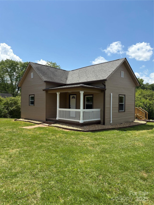 10 Lake St Granite Falls, NC 28630
