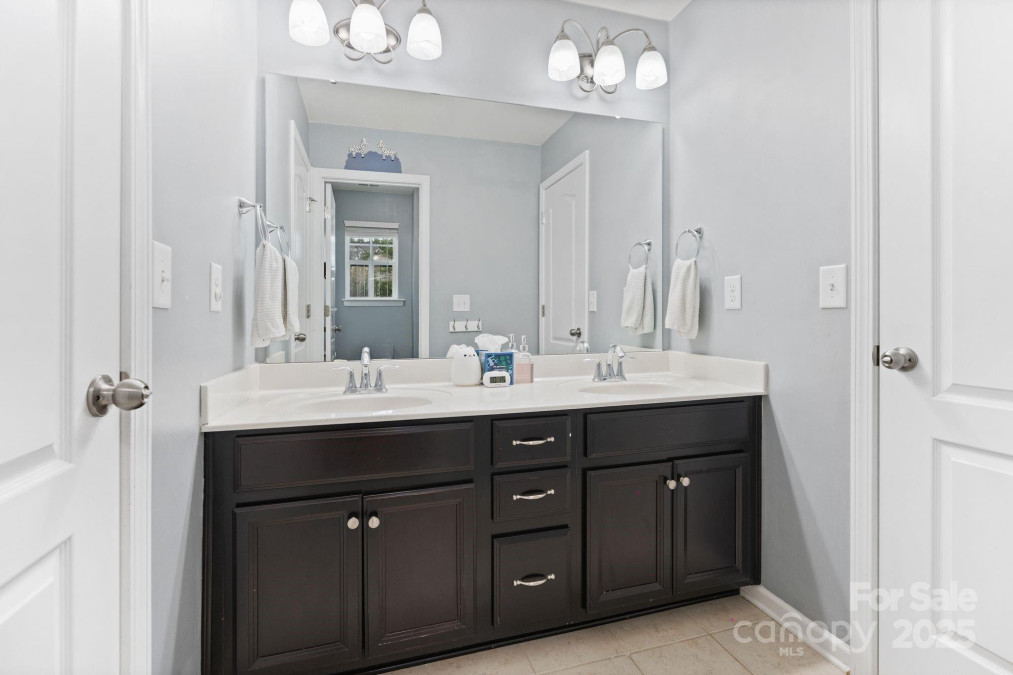 1104 Snowbird Ln Waxhaw, NC 28173