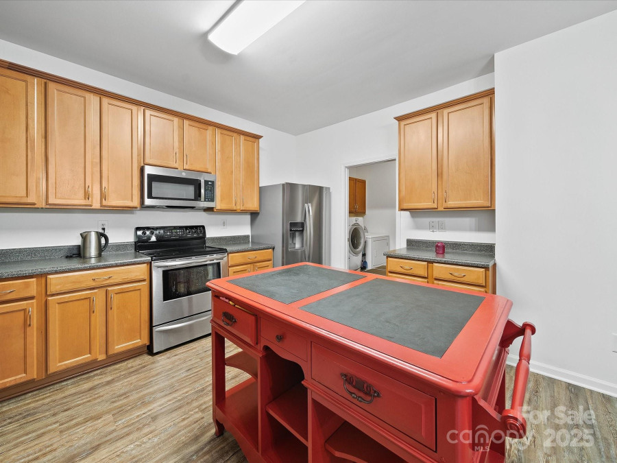 2306 Nettleton Ct Matthews, NC 28105