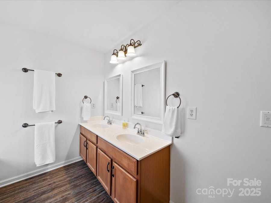 2306 Nettleton Ct Matthews, NC 28105